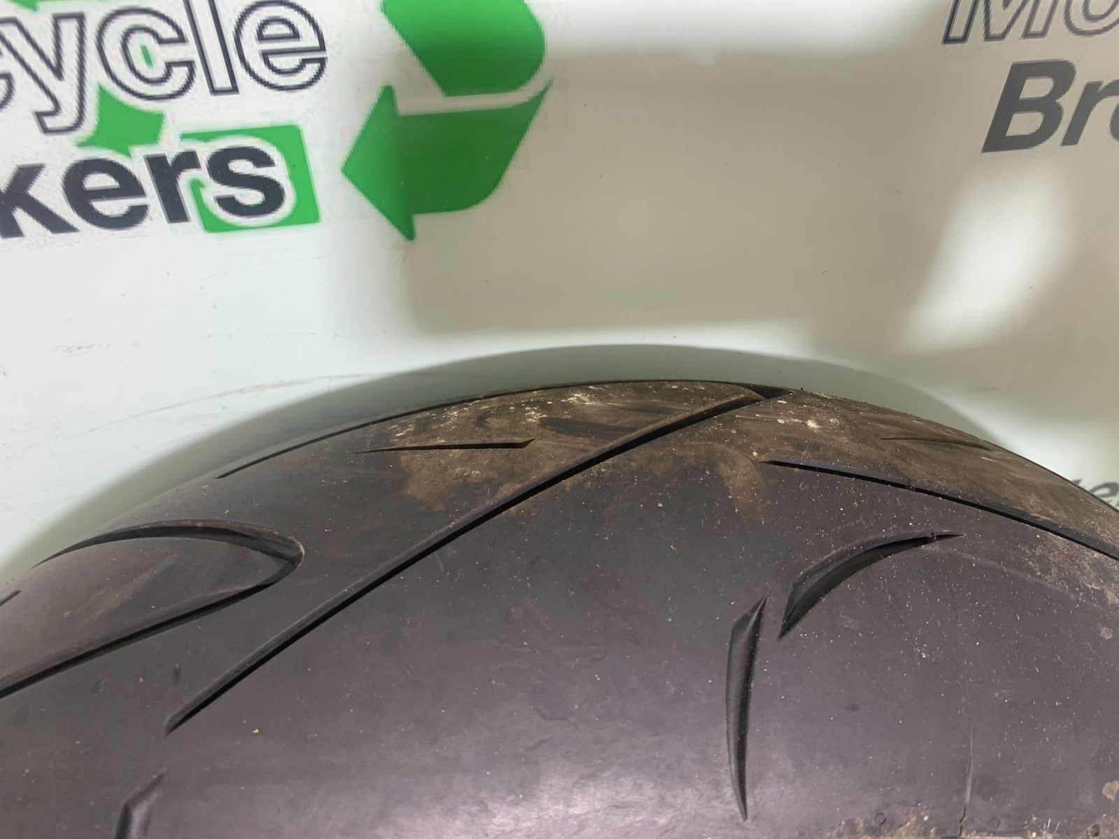 HONDA CBR600 CBR 600 RR REAR WHEEL  YEAR 2003-2004 CMB1173)