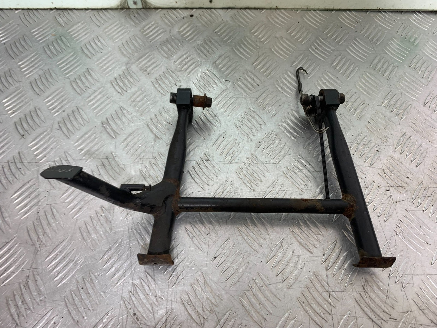 TRIUMPH 955i SPRINT ST CENTER STAND  YEAR 1999-04 (CMB1230)