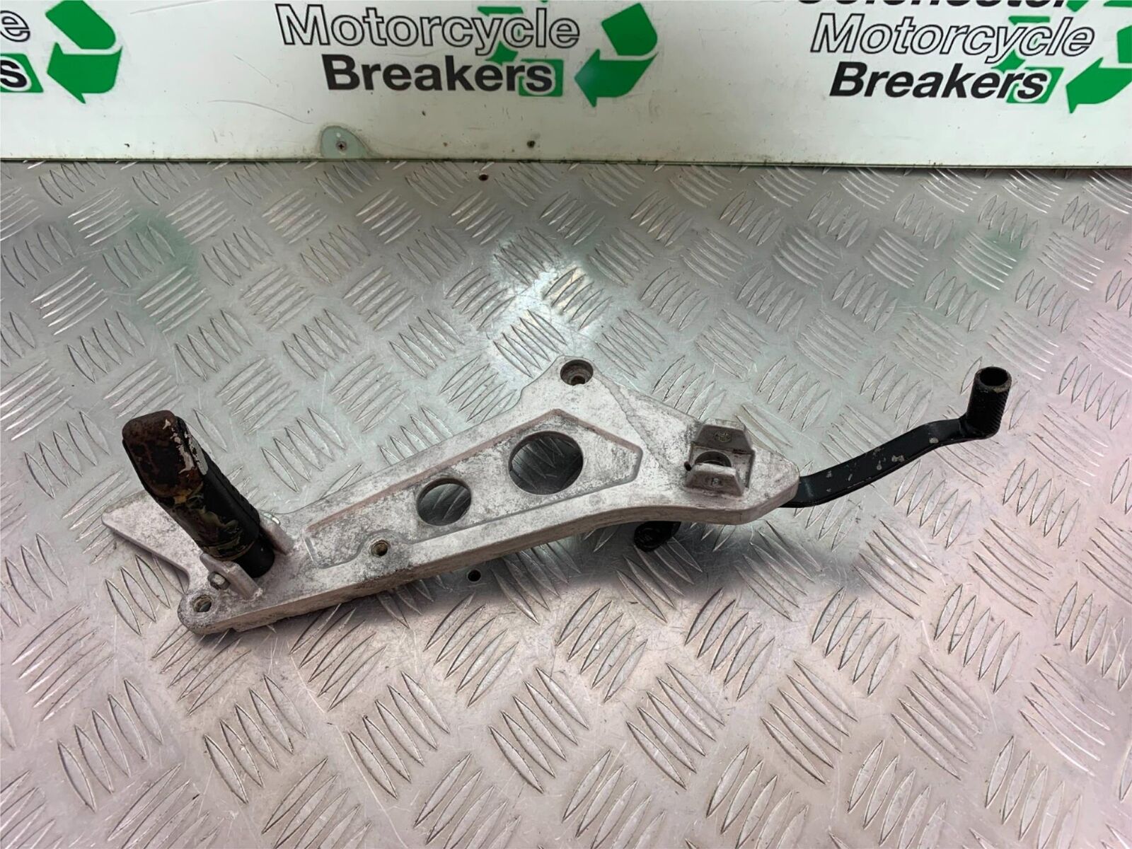 HONDA NTV 650 REVERE RIGHT HANGER  YEAR 1988-1996  (CMB1025))