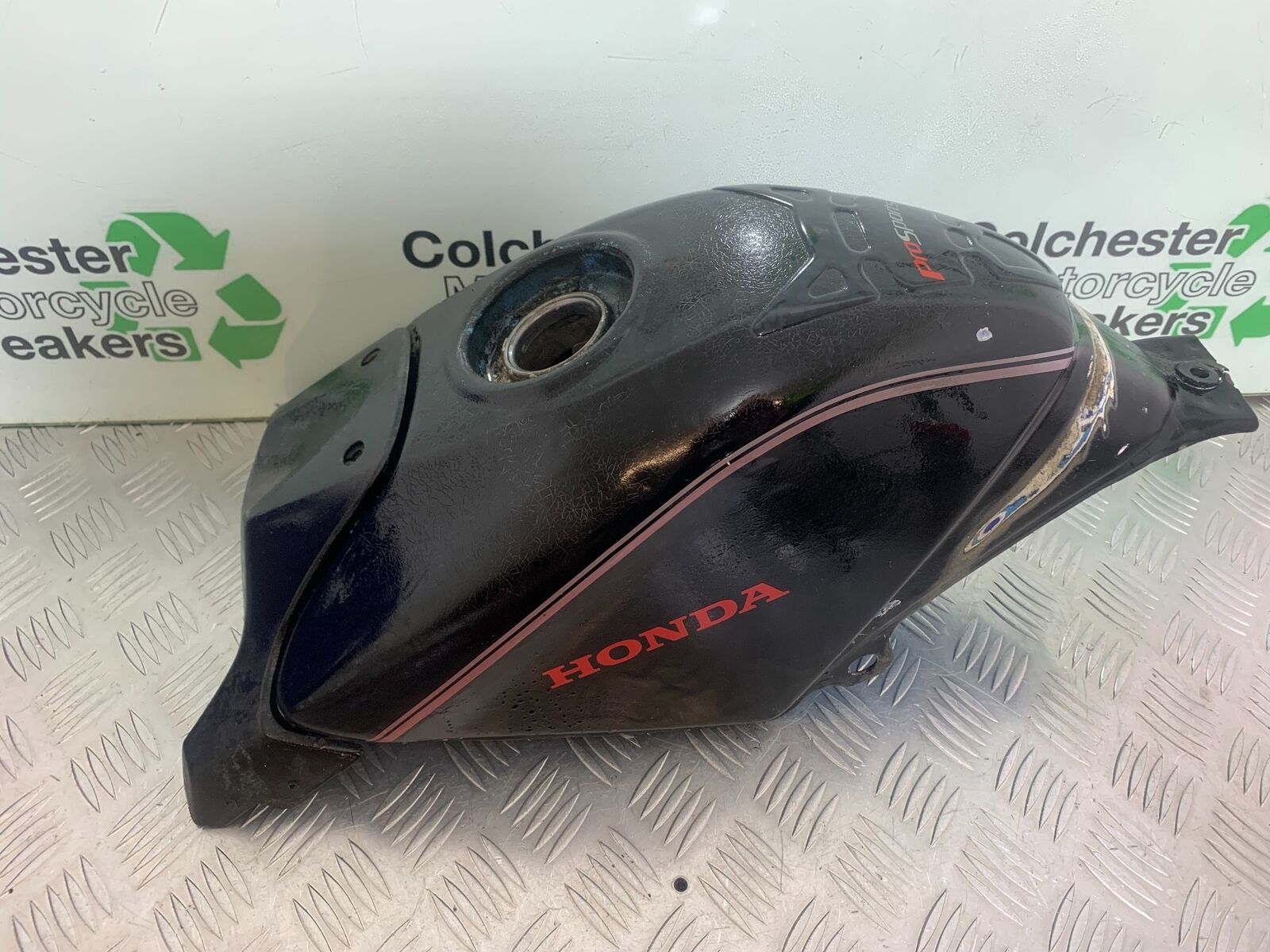 HONDA CBR125 CBR 125 PETROL TANK YEAR 2004-06  (CMB1040)