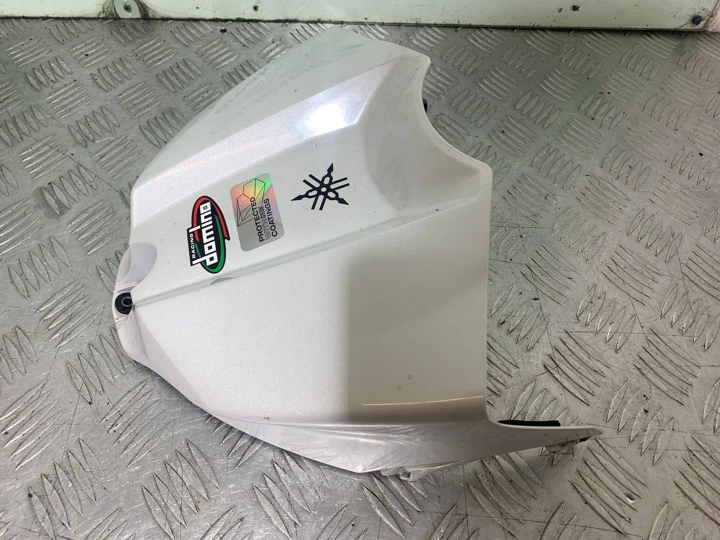 YAMAHA YZF R1 14 B BIG BANG PETROL TANK COWL   2009-14 (CMB1175)