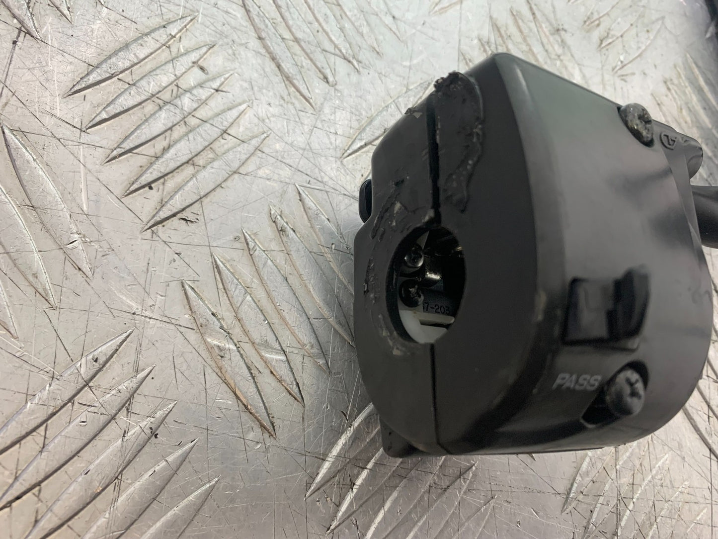 YAMAHA YZF R1 4C8 LEFT SWITCH GEAR YEAR 2007-2008 (CMB1237)