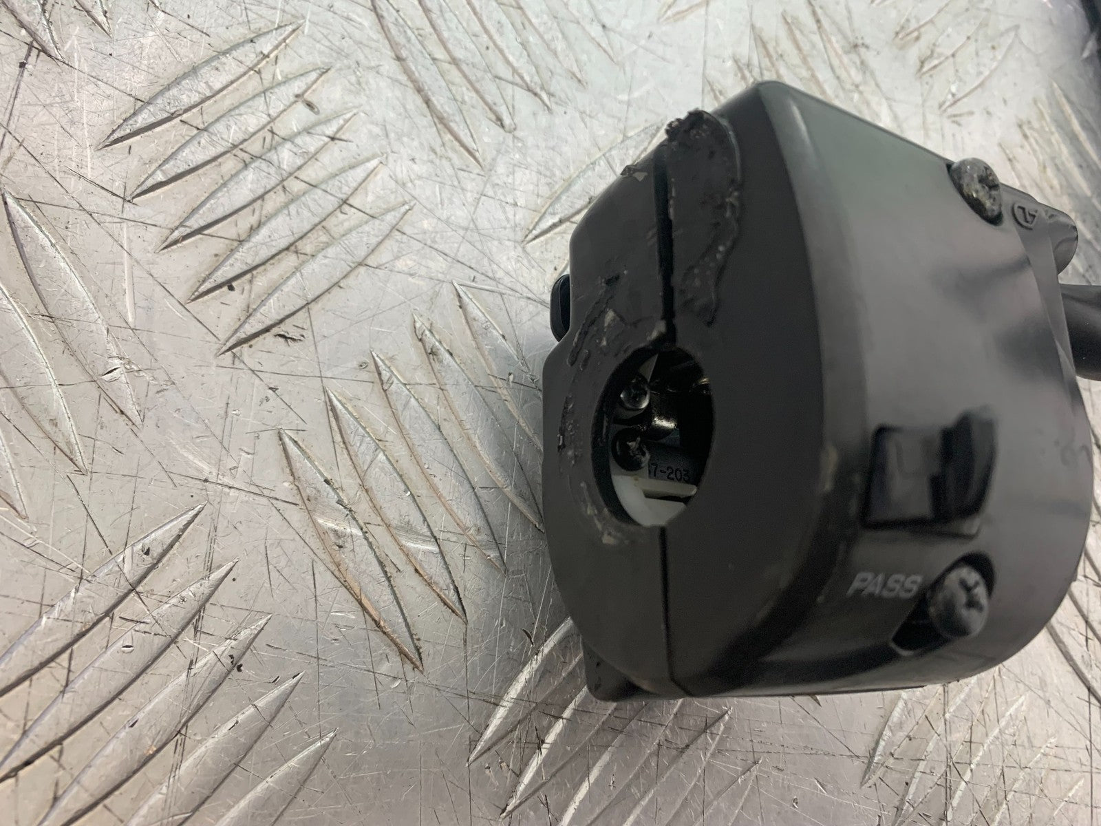 YAMAHA YZF R1 4C8 LEFT SWITCH GEAR YEAR 2007-2008 (CMB1237)