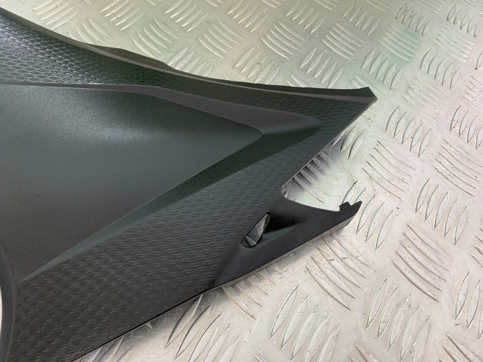 HONDA CBR500R CBR 500 R LEFT FRAME COVER  YEAR 2012-16 (CMB1048)