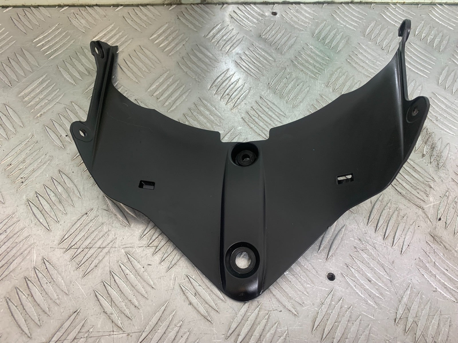 DUCATI 1299 PANIGALE LOWER TOP FAIRING INFILL PANEL  YEAR 2016 (CMB 1187)