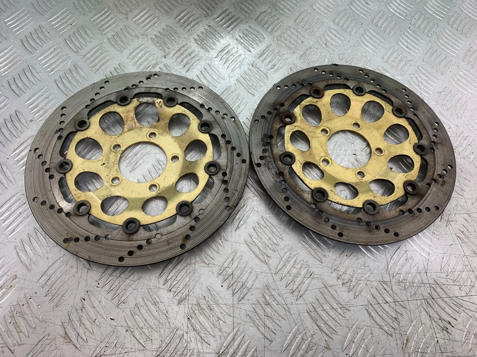 SUZUKI GSF600 GSF 600 BANDIT FRONT BRAKE DISCS   2000-2004 (CMB1269)