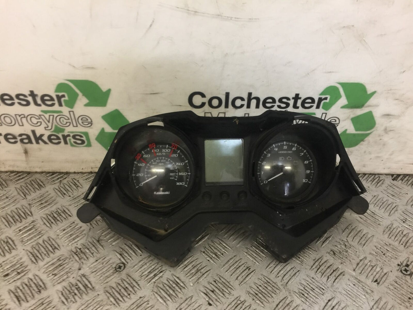 KAWASAKI J300 J 300 CLOCKS SPEEDO DASH YEAR 2015 (STOCK 711)
