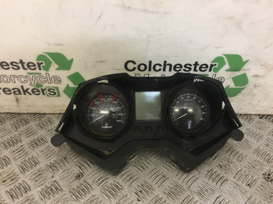 KAWASAKI J300 J 300 CLOCKS SPEEDO DASH YEAR 2015 (STOCK 711)