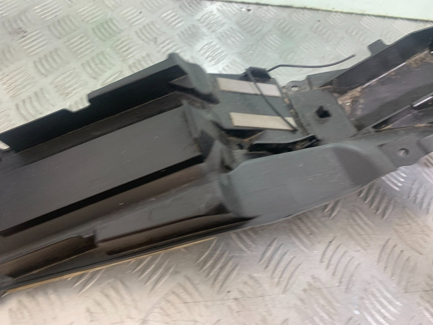 SUZUKI GSR600 GSR 600 UNDERTRAY   2006-2010 (CMB1177)