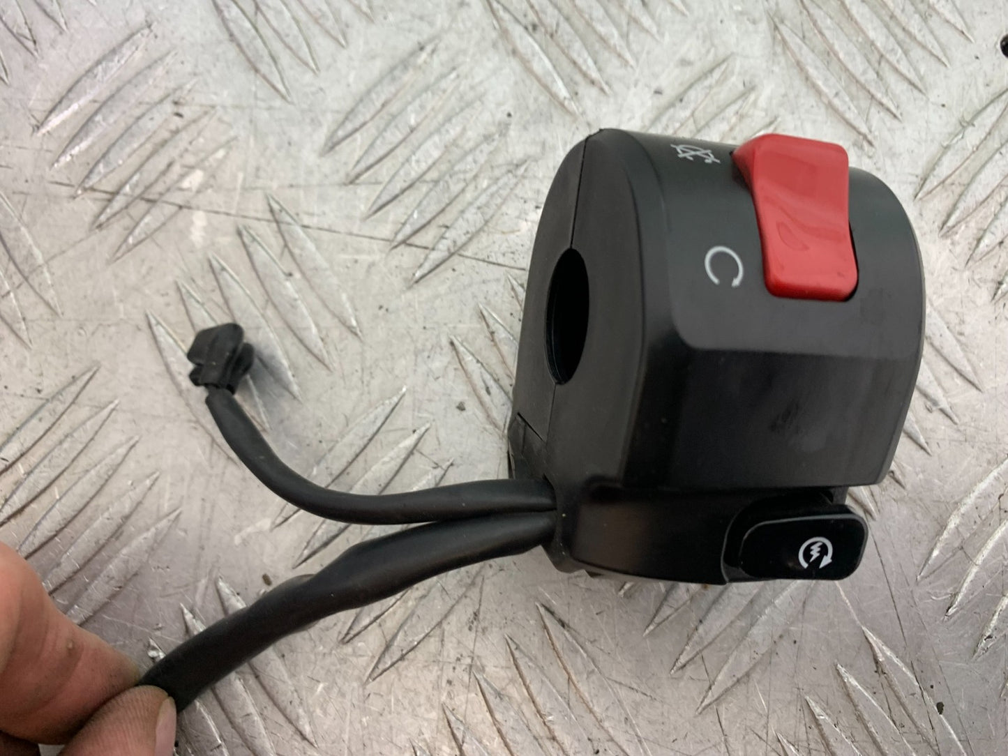 KAWASAKI ER6 N RIGHT SWITCH GEAR   YEAR 2012-2017 (CMB1324)