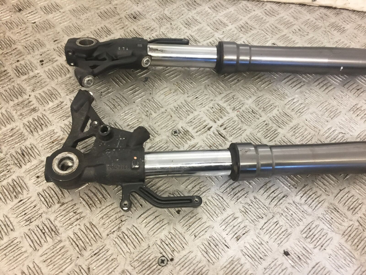 KAWASAKI Z1000 SX FORKS  YEAR 2017 (STOCK 668)