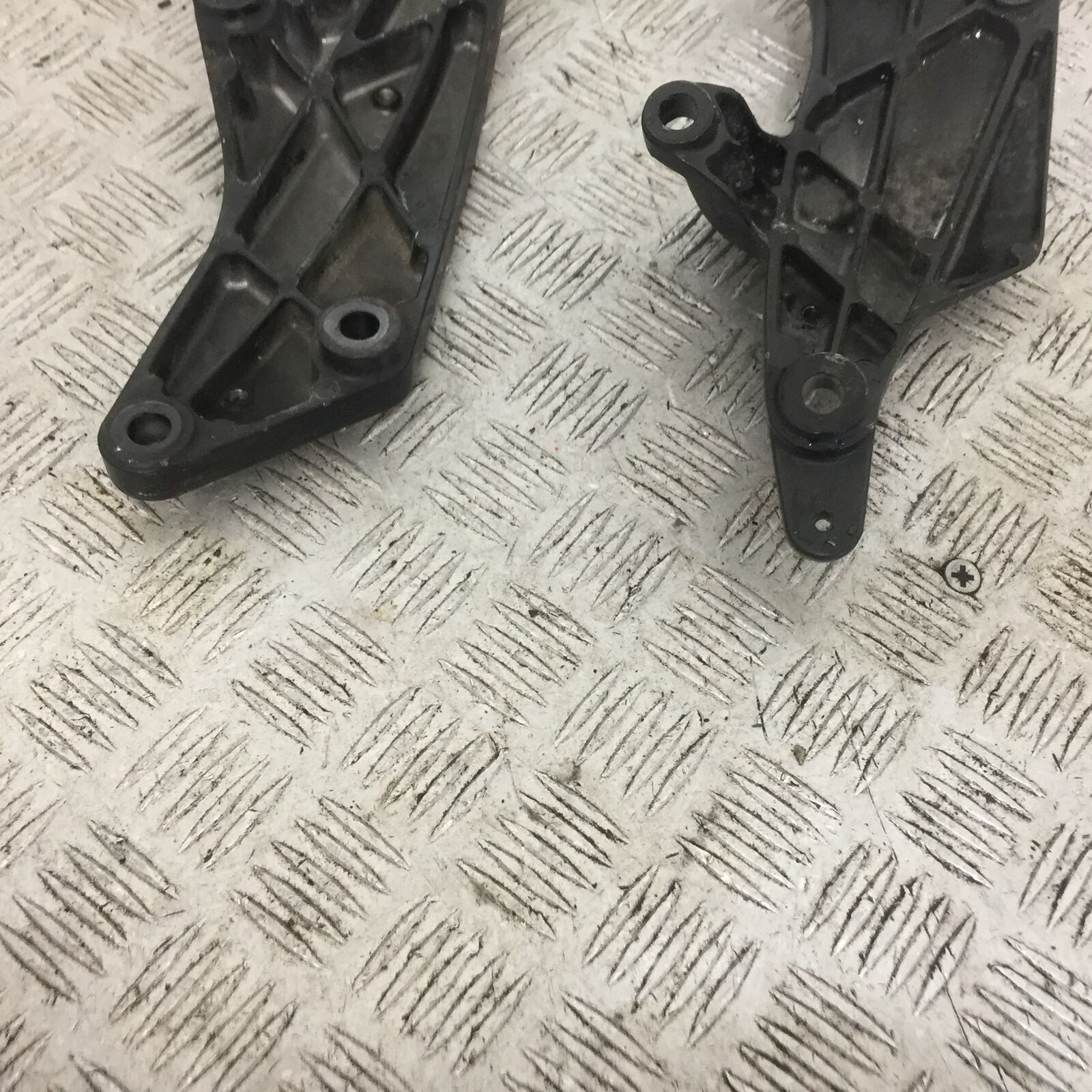 KAWASAKI ZX10R ZX10 R ENGINE BRACKETS   2008-2010 (STOCK 766)