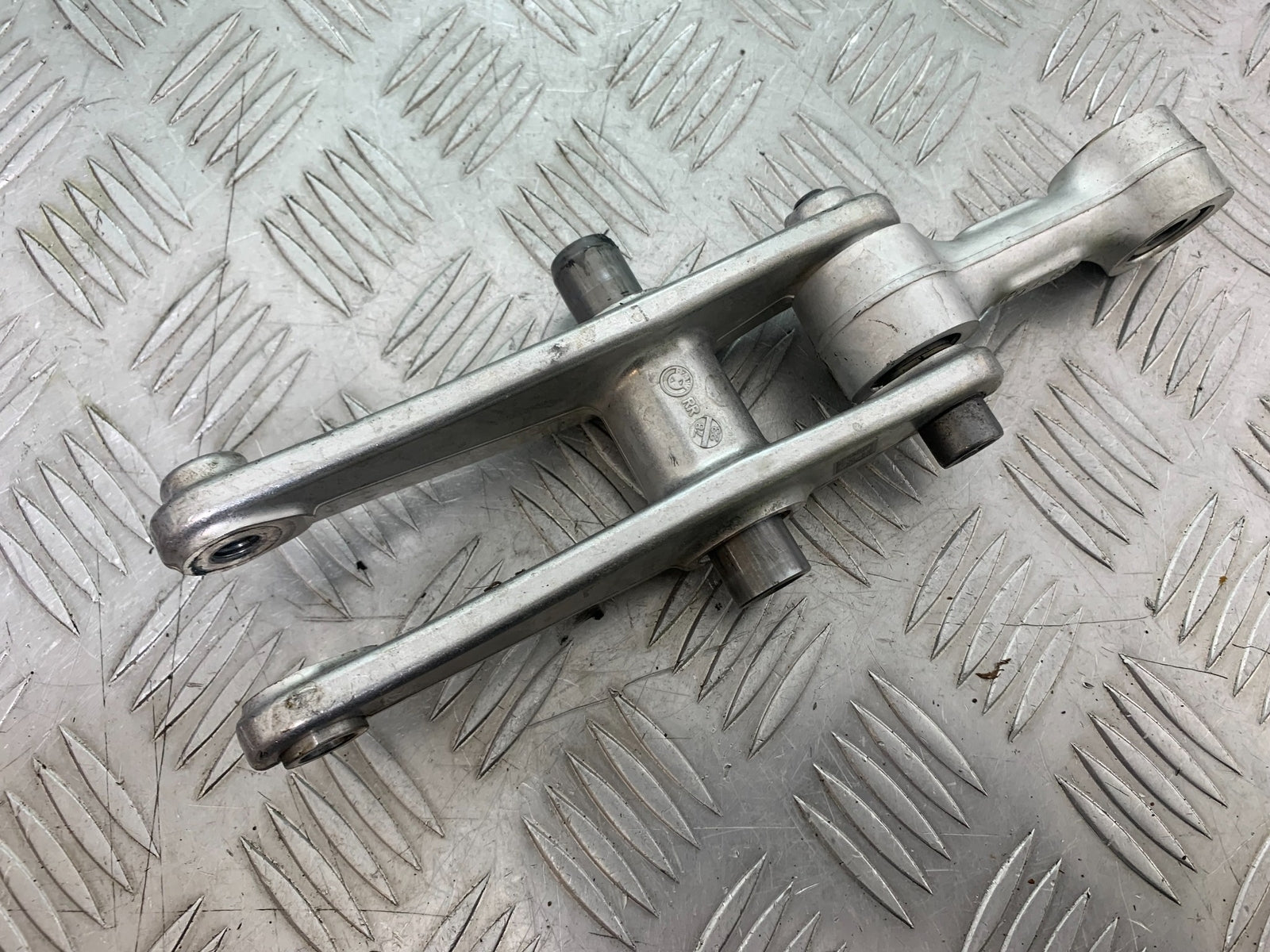 BMW M1000 R REAR SHOCK LINKAGE YEAR 2023-2024 (CMB1140)