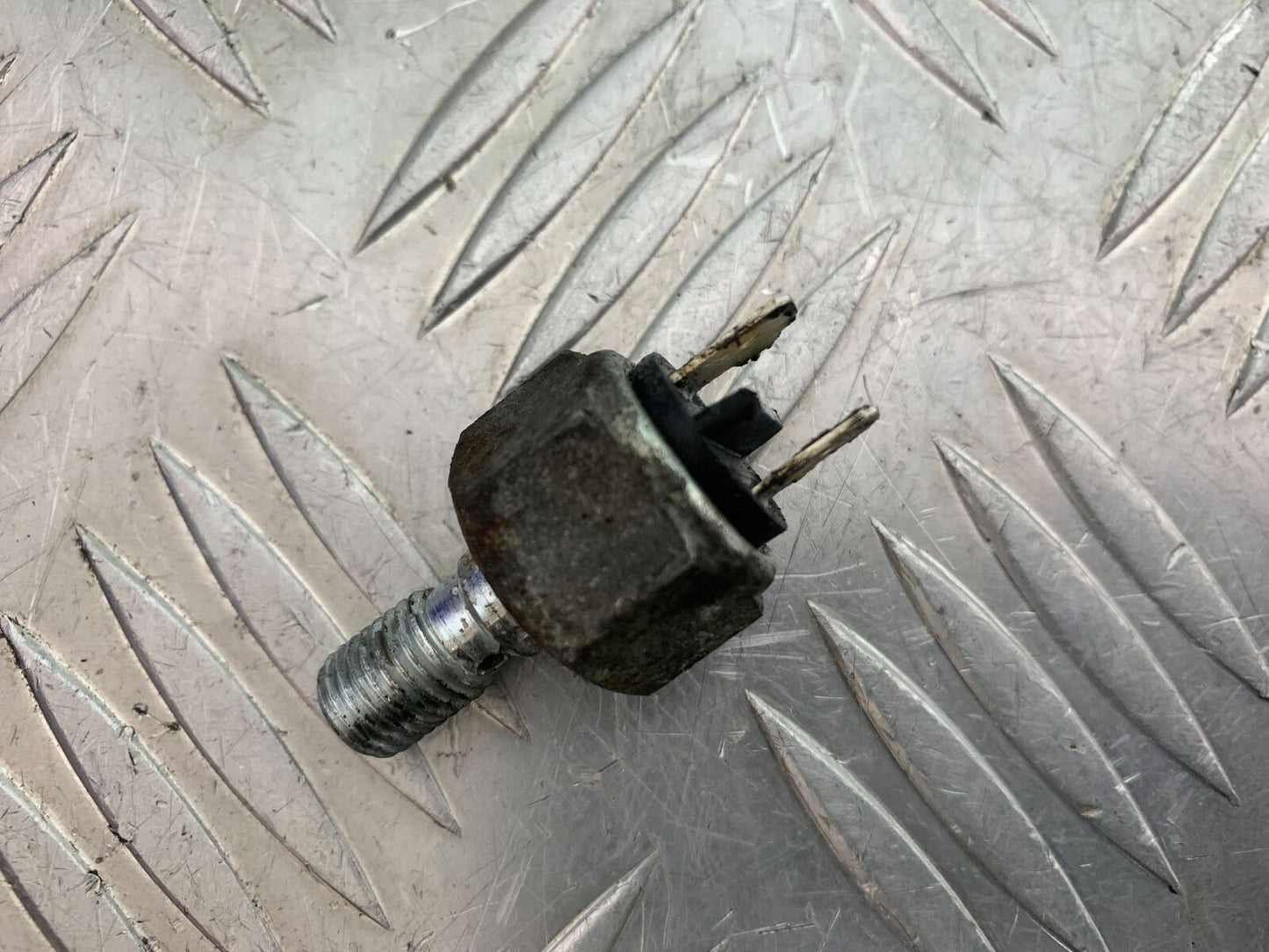 TRIUMPH THUNDERBIRD 1600 REAR BRAKE LIGHT SWITCH   YEAR 2011 (CMB1107)