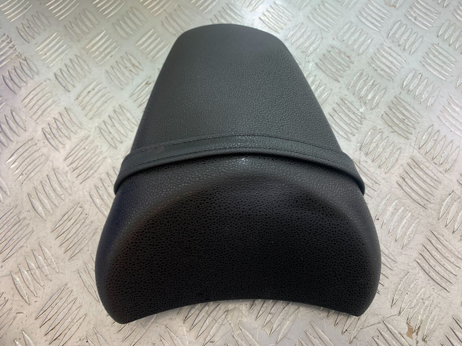 KAWASAKI Z650 ER650 KNFAN REAR SEAT  YEAR 2022-2024 (CMB1112)