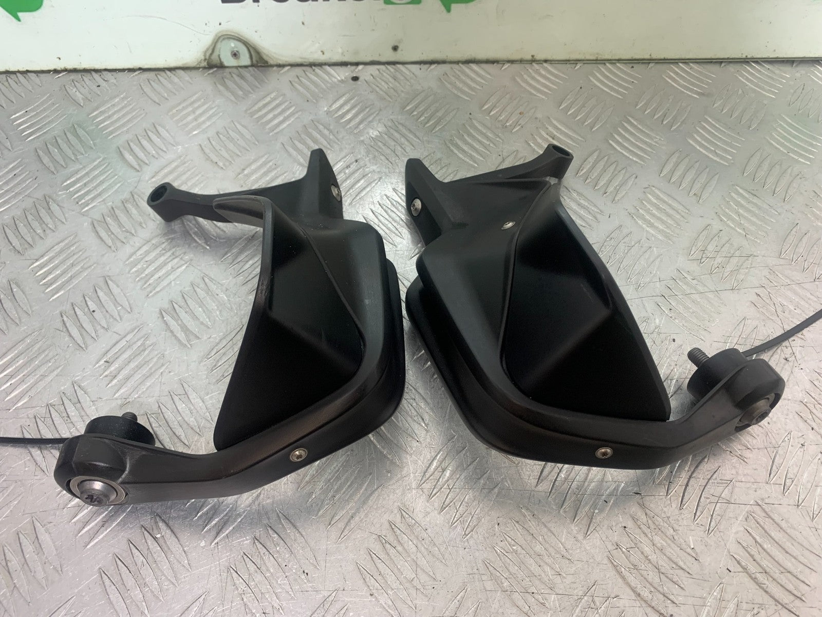 BMW R1200 R 1200 GS HAND GUARDS    YEAR 2013-2016 (CMB1257)