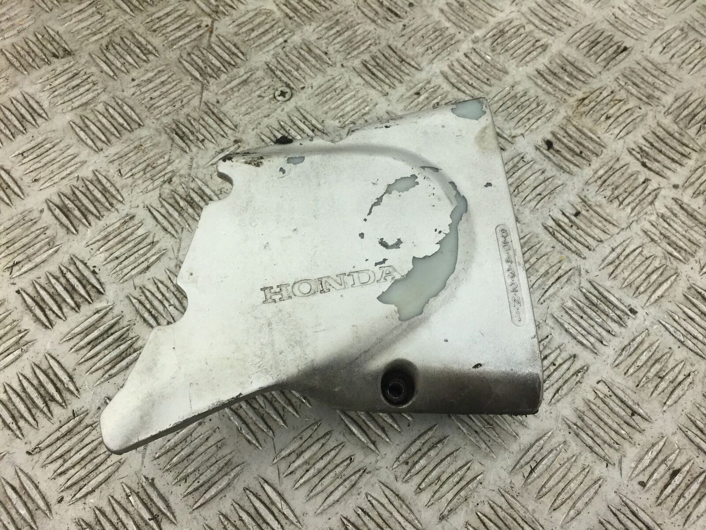 HONDA CB500 CB 500 SPROCKET COVER   YEAR 2001