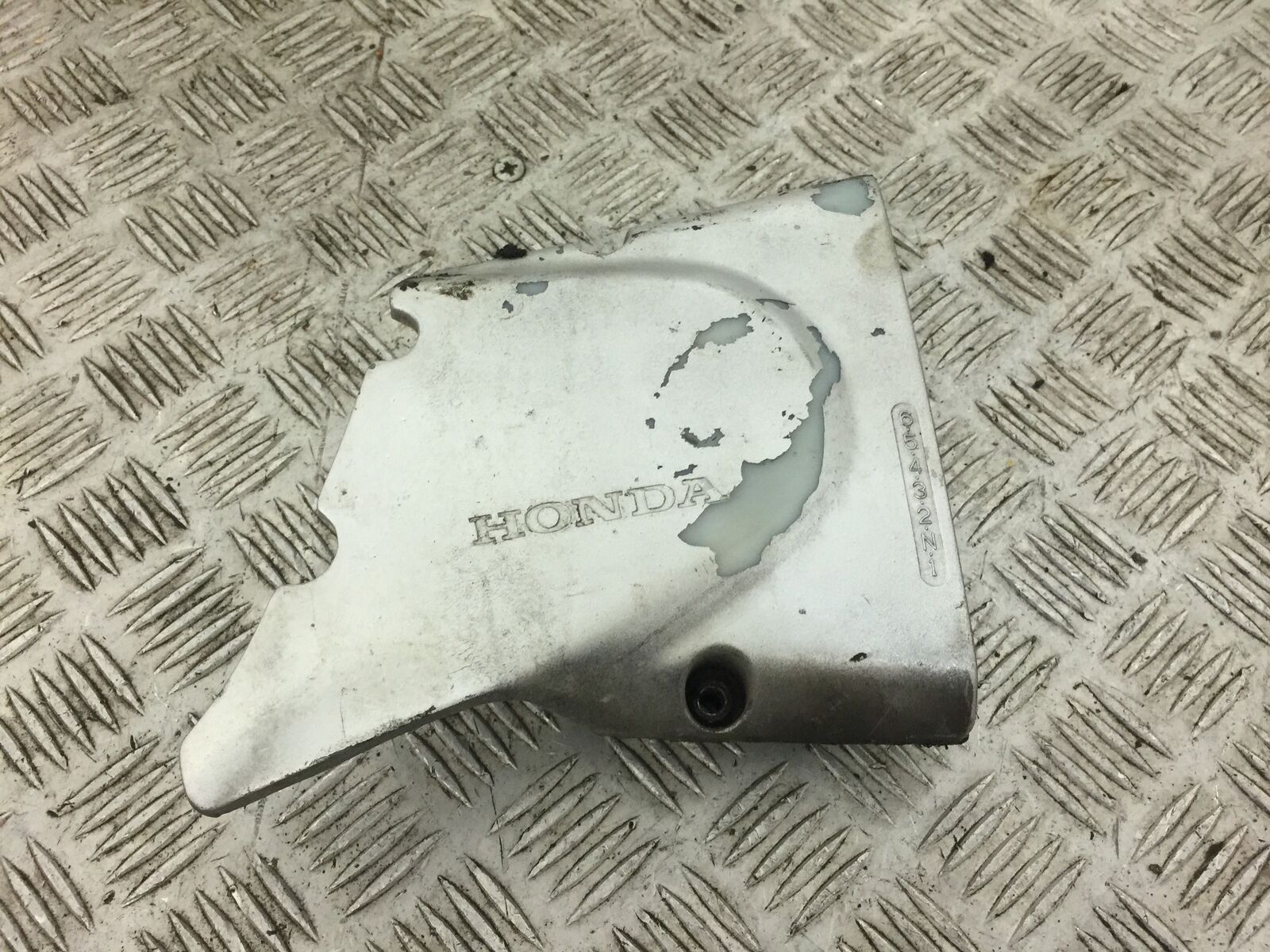 HONDA CB500 CB 500 SPROCKET COVER   YEAR 2001