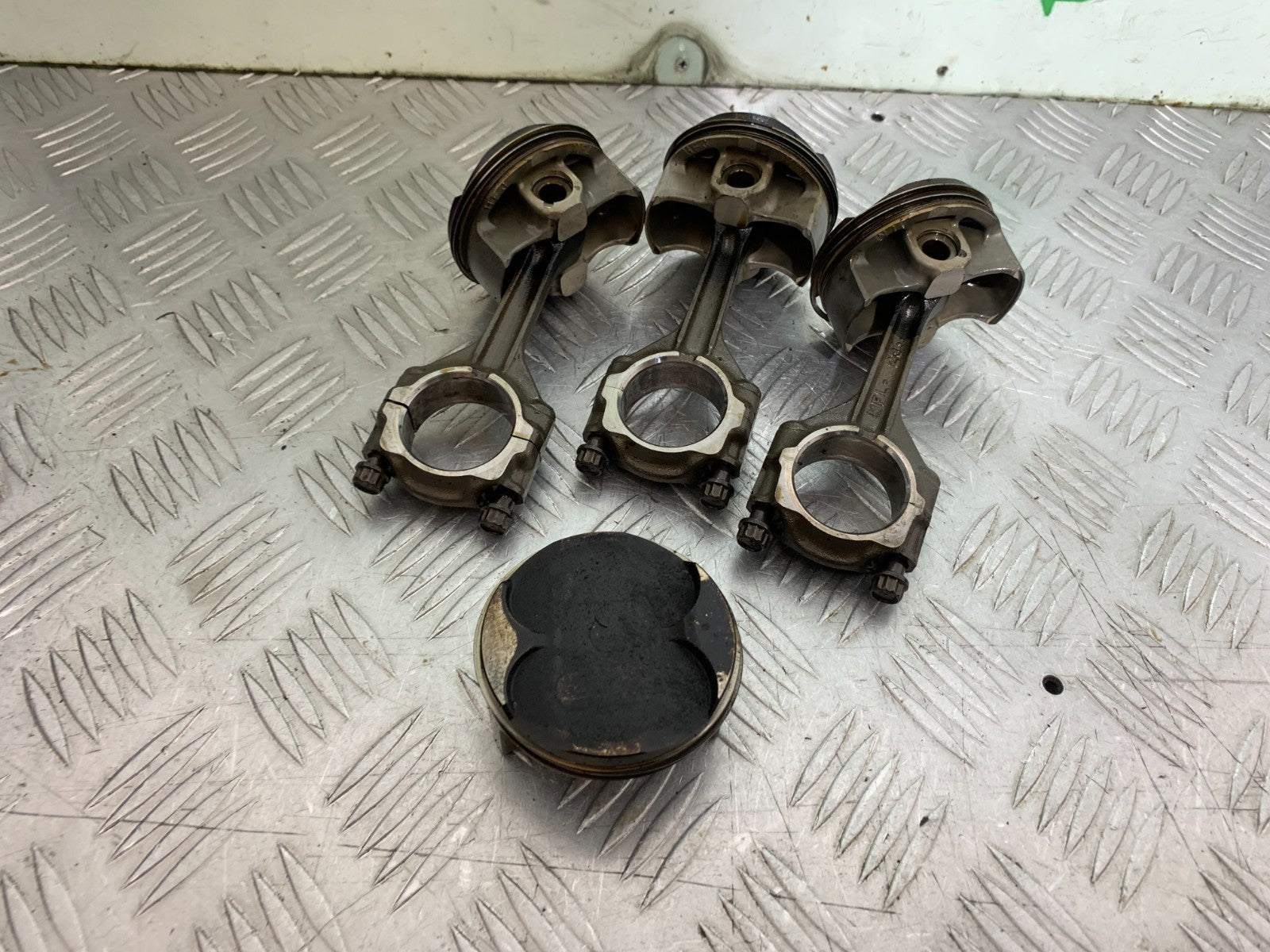 HONDA CBR1000 RR BARRELS AND PISTONS  YEAR 2008-2011  (CMB1330)