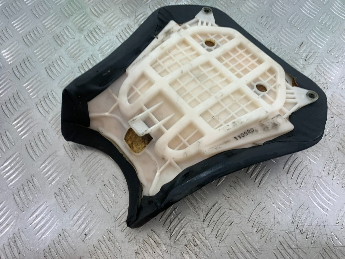 YAMAHA YZF R1 4XV FRONT SEAT  YEAR 1998-99 (CMB1291)