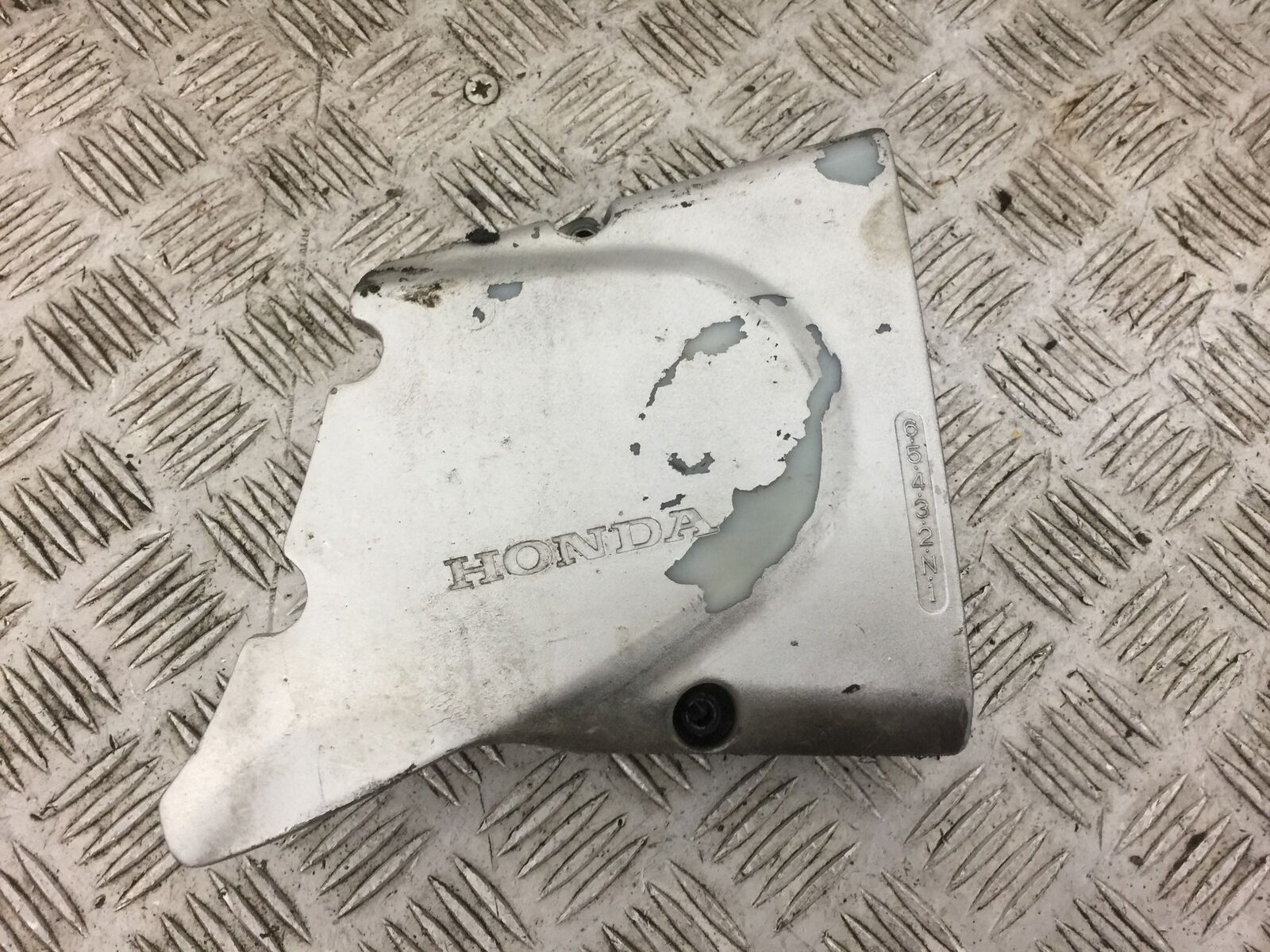 HONDA CB500 CB 500 SPROCKET COVER   YEAR 2001