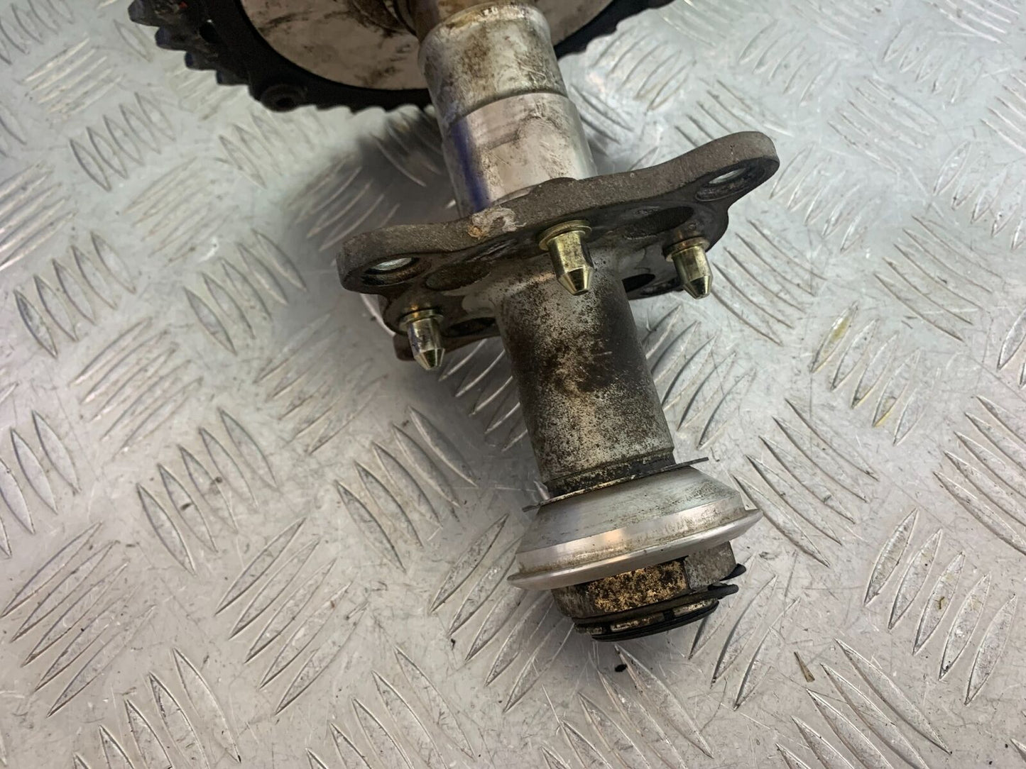 TRIUMPH 955i SPRINT ST REAR BRAKE HUB  YEAR 1999-2004 (CMB1124)