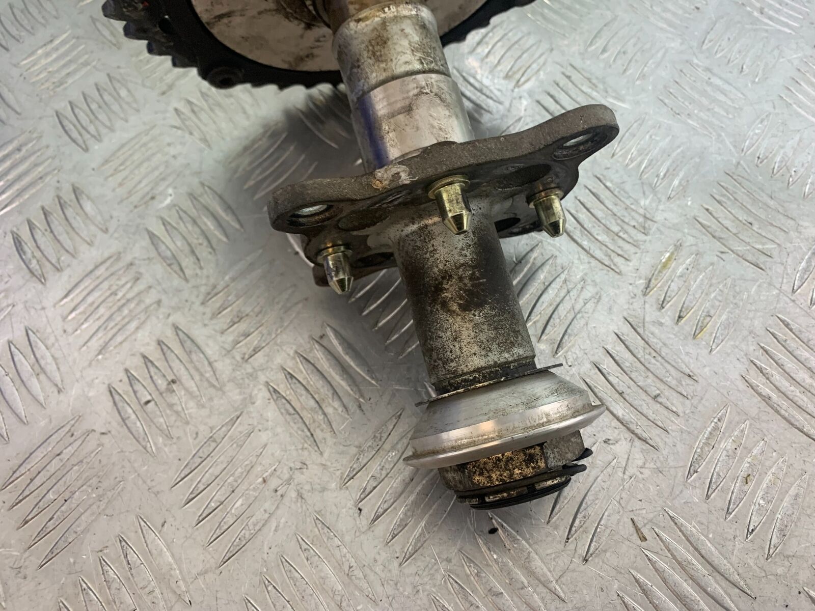 TRIUMPH 955i SPRINT ST REAR BRAKE HUB  YEAR 1999-2004 (CMB1124)