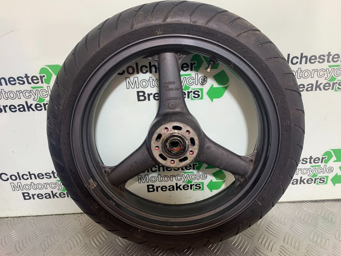 KAWASAKI Z750 ZR750 ZR-7S FRONT WHEEL   YEAR 1999-05 (CMB1135)