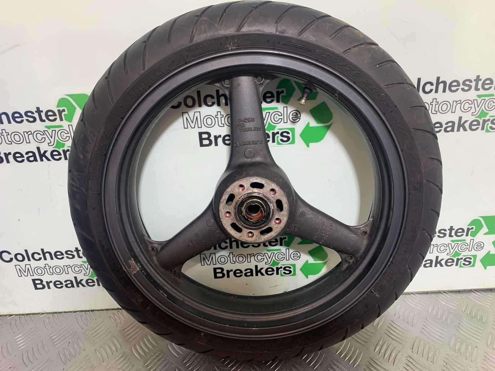 KAWASAKI Z750 ZR750 ZR-7S FRONT WHEEL   YEAR 1999-05 (CMB1135)