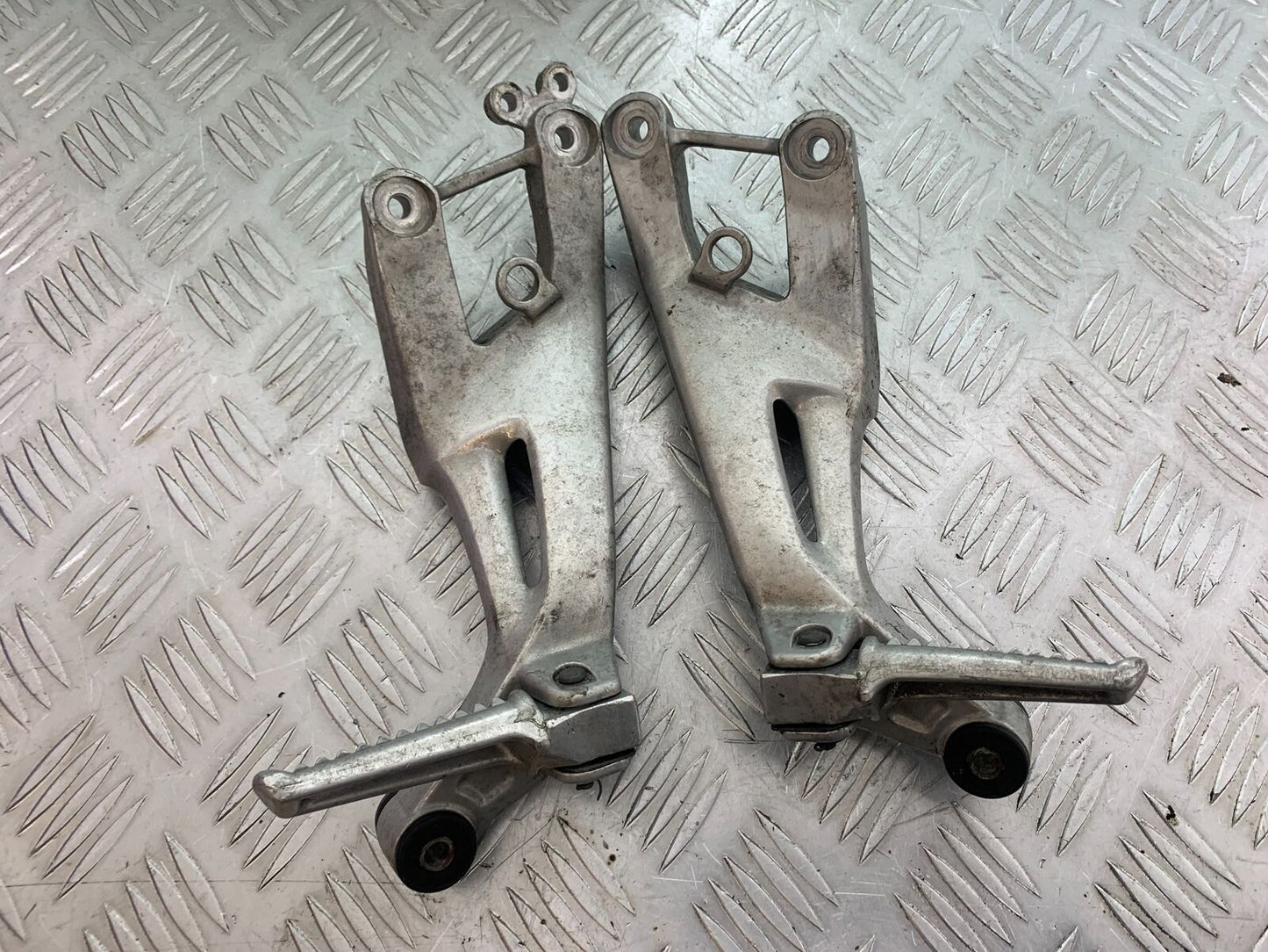 HONDA CBR1100 BLACKBIRD REAR HANGERS  YEAR 1999-2005 (CMB1103)