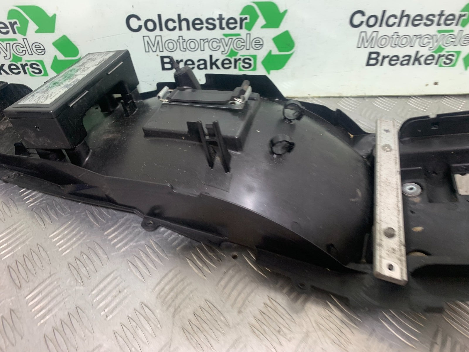 KAWASAKI GTR1400 GTR 1400 UNDERTRAY  YEAR 2007-2009 (CMB1174)