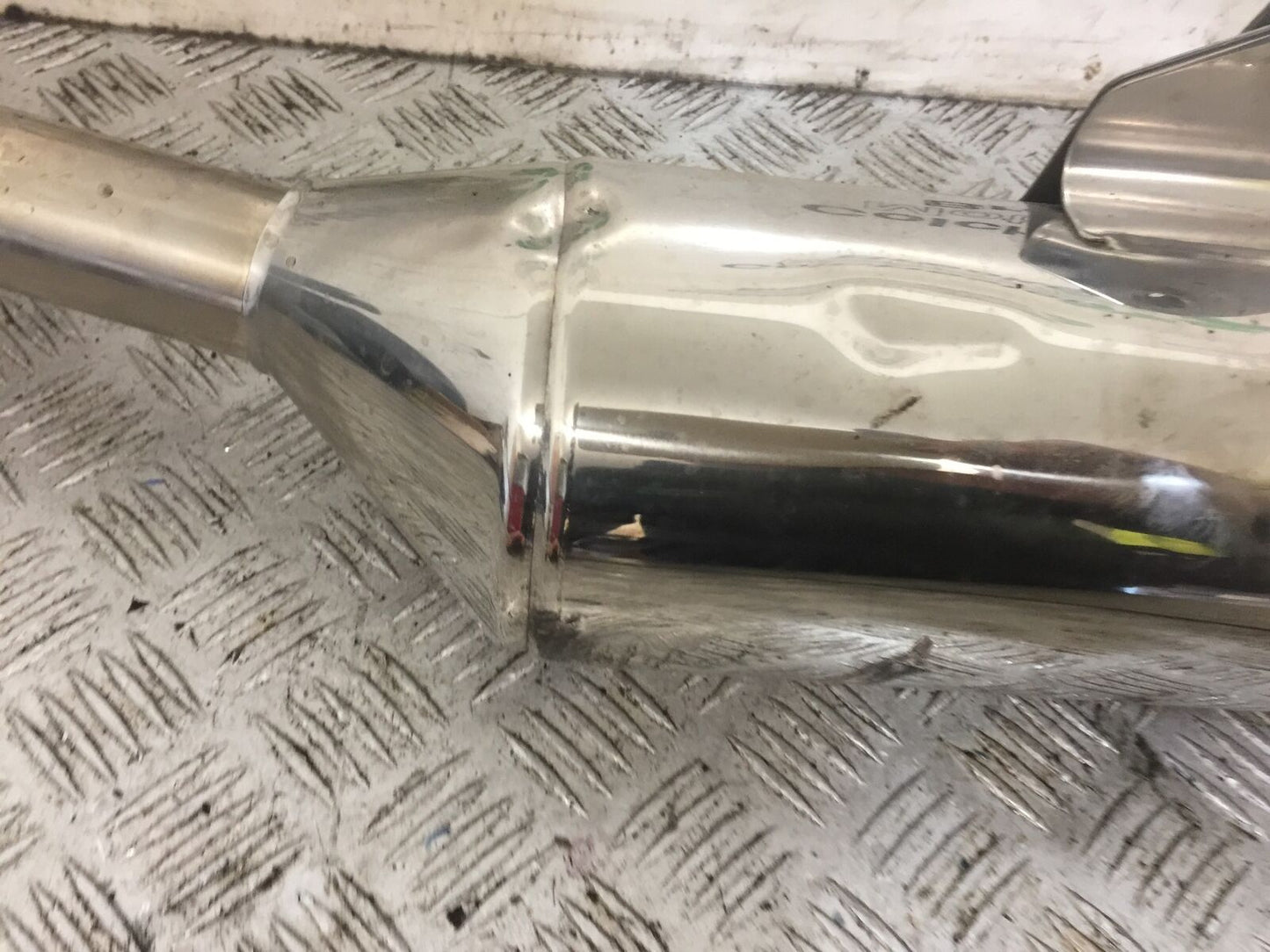 YAMAHA FJR1300 FJR 1300 LEFT SILENCER   YEAR 2001-05 (STOCK 814)
