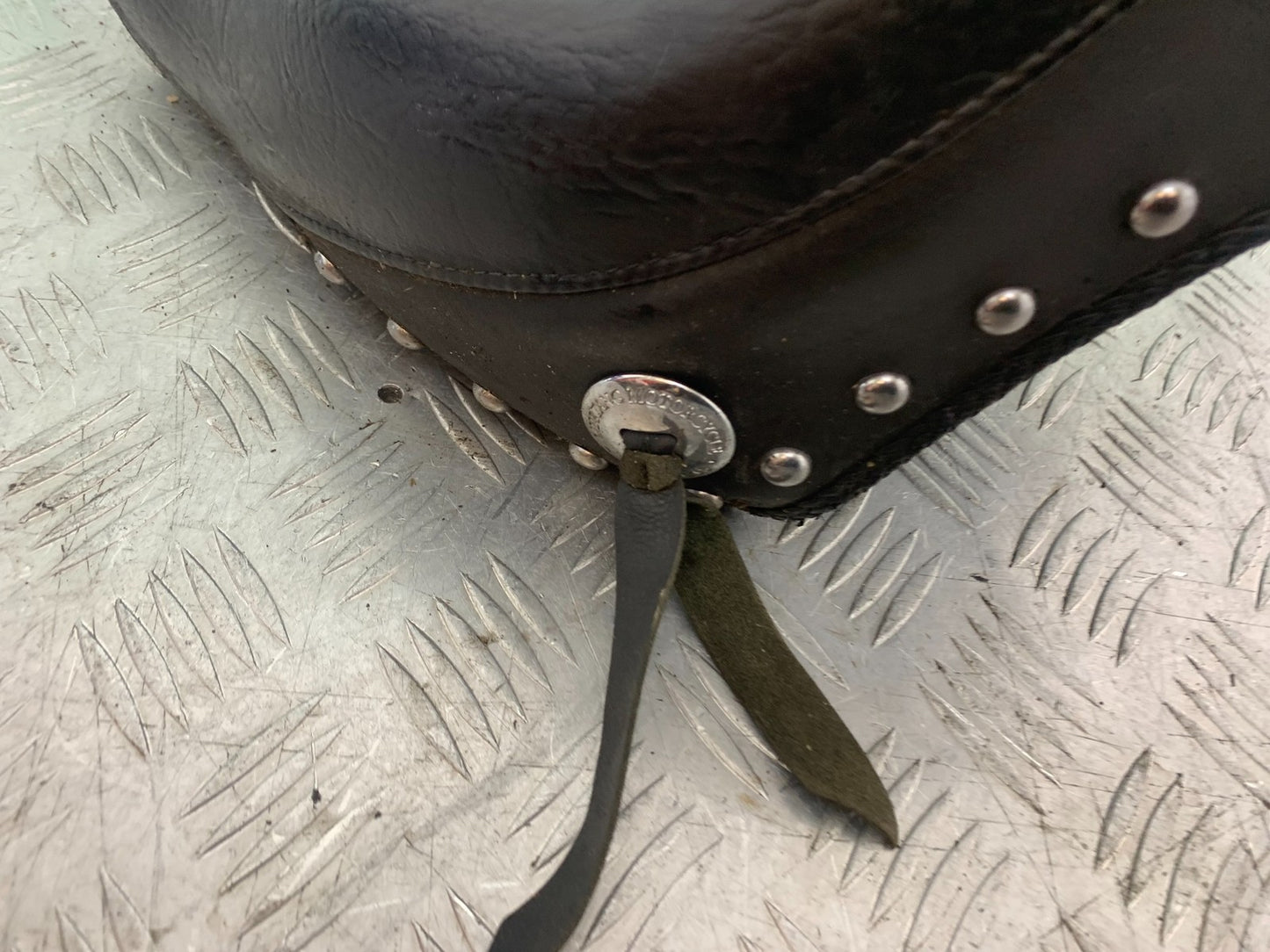HONDA VT750 SHADOW FRONT SEAT  YEAR 2003-2004 (CMB1265)