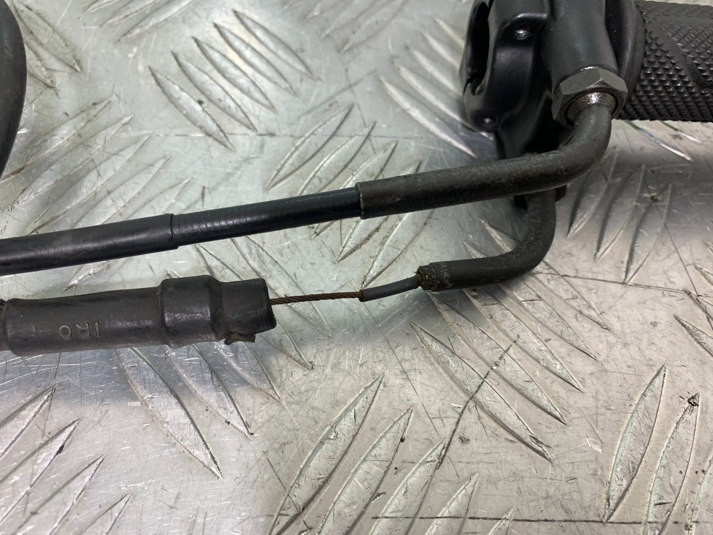 APRILIA RSV1000 RSV 1000 MILLE THROTTLE AND GRIP  1998- 2003 (CMB1184)