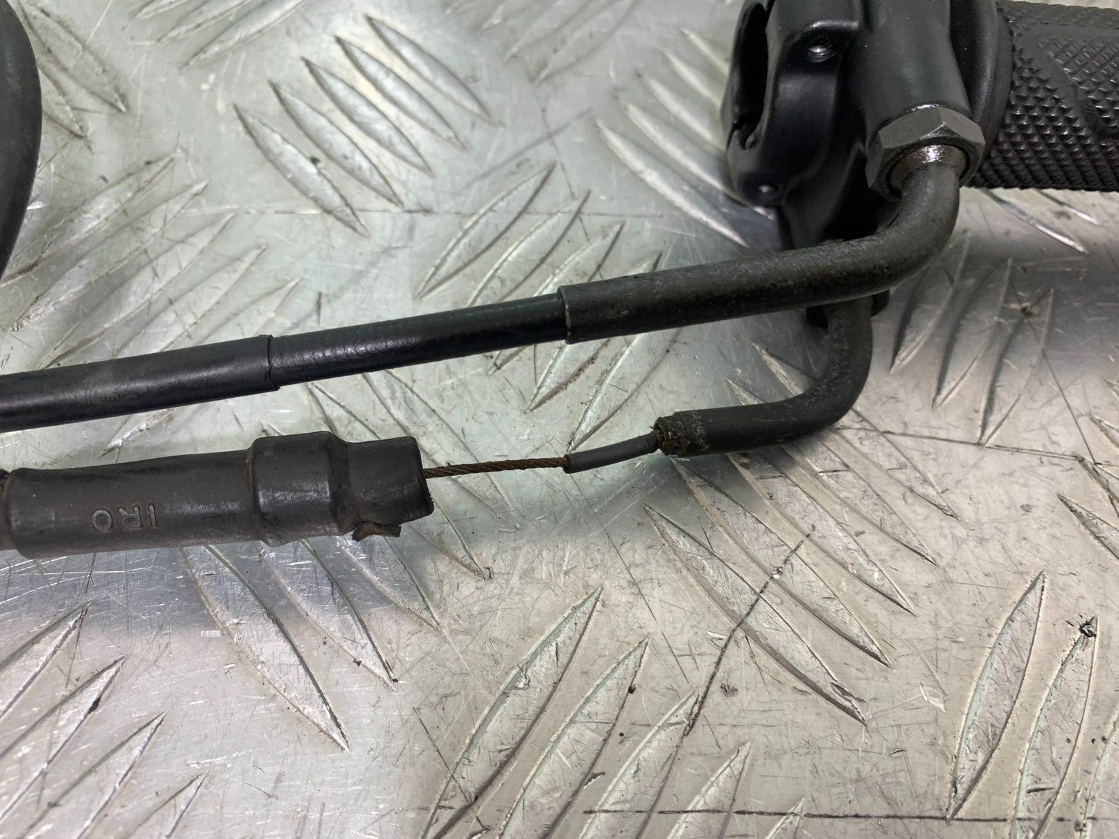 APRILIA RSV1000 RSV 1000 MILLE THROTTLE AND GRIP  1998- 2003 (CMB1184)