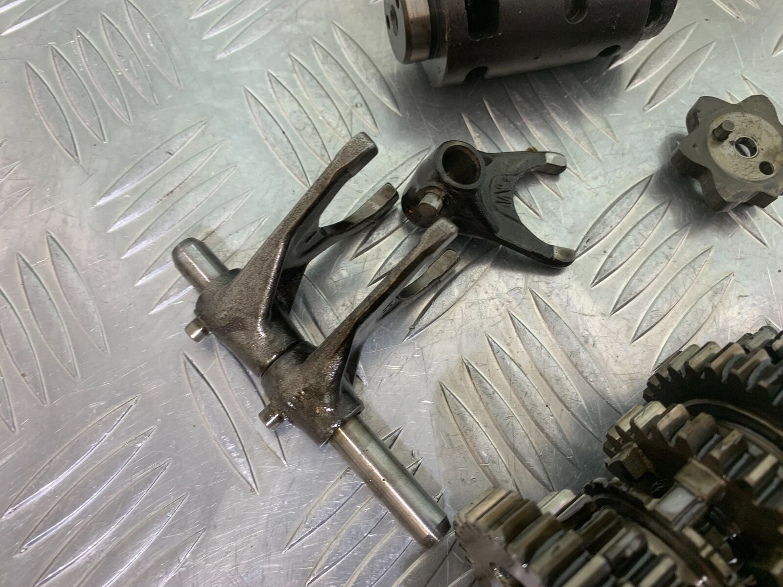 YAMAHA XT125X XT125 X GEAR BOX  YEAR 2008 (STOCK 857)