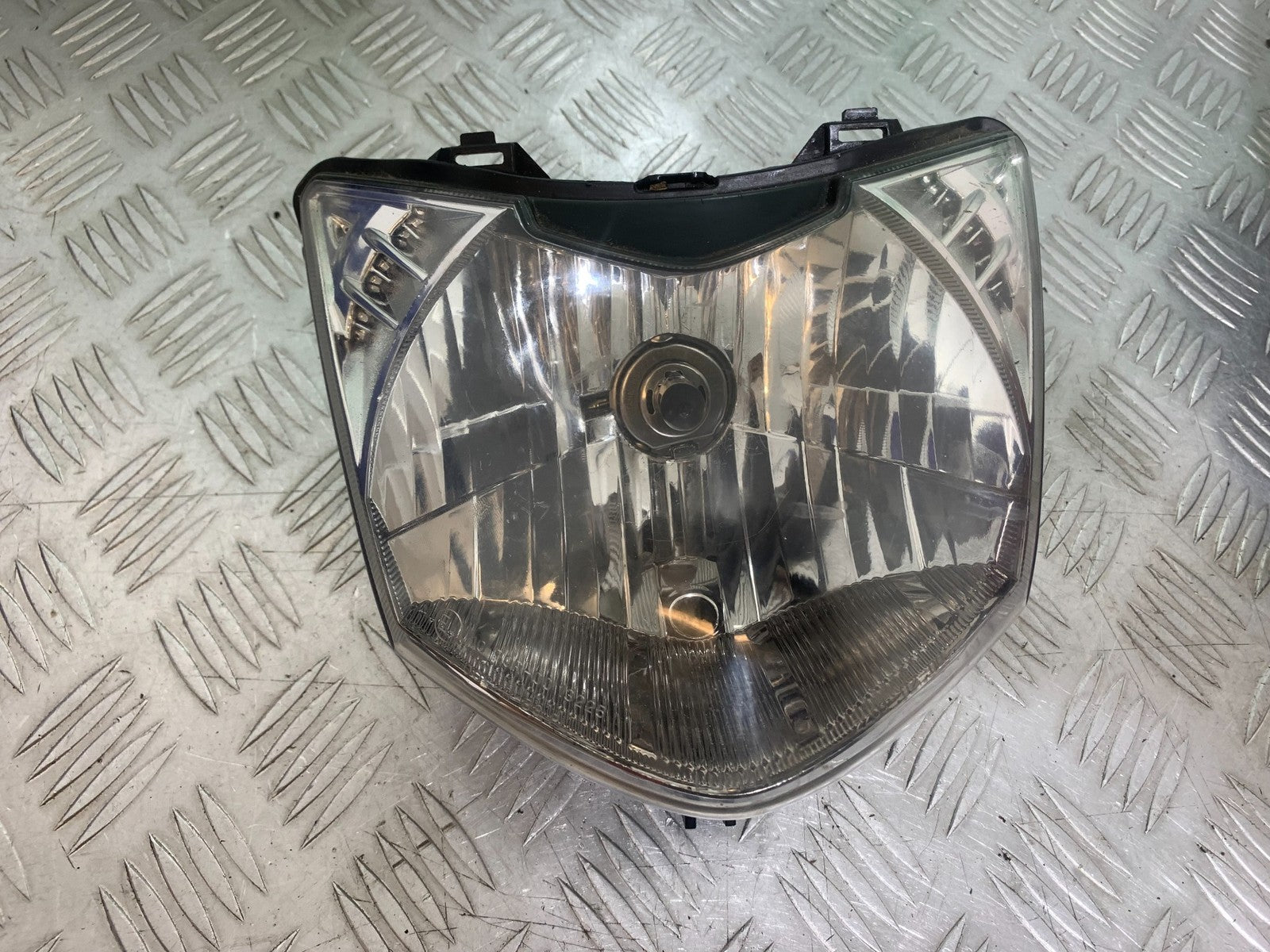 HONDA CBF125 CBF 125 HEADLIGHT   YEAR 2009-14 (CMB1182)
