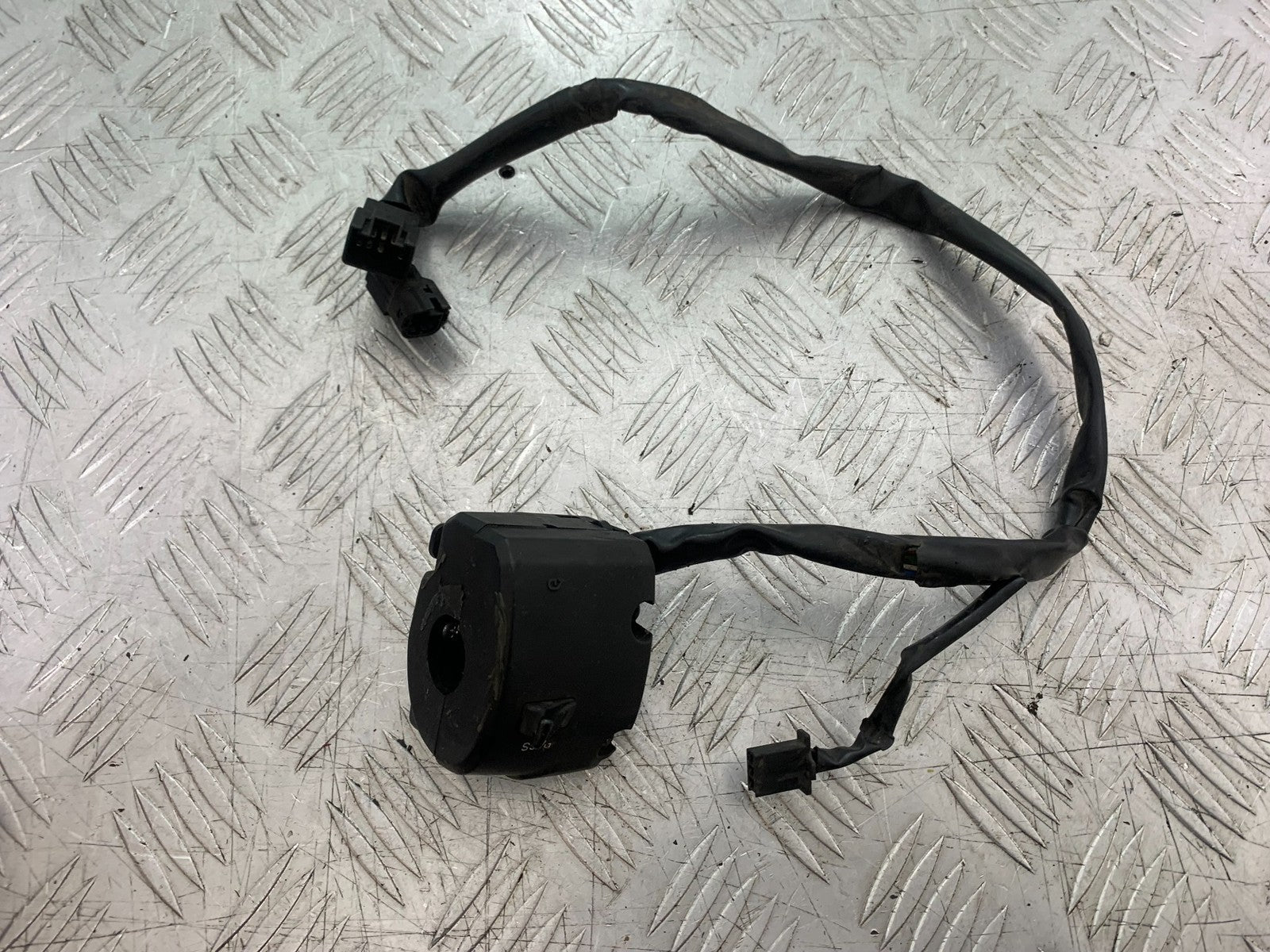 KAWASAKI Z1000 SX LEFT SWITCH GEAR   YEAR 2014-16 (CMB1264)