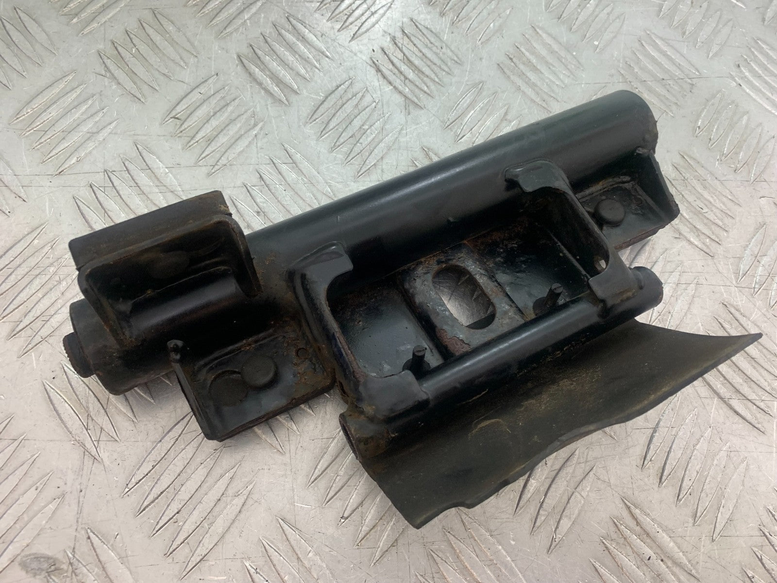 SUZUKI AN 200 UH 200 ENGINE MOUNT YEAR 2007-2009 (CMB1256)
