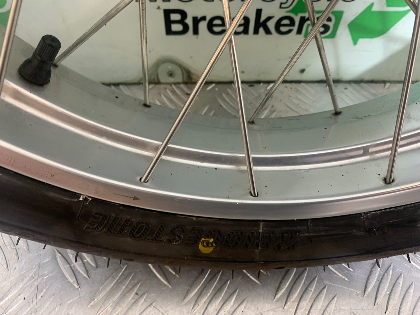 BMW R850 R R850R FRONT WHEEL  (NEW TYRE) YEAR 1994-2002 (CMB1170)
