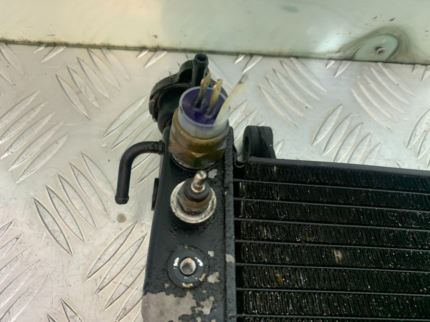 YAMAHA YZF R1 4XV RADIATOR  YEAR 1998-99 (CMB1291)