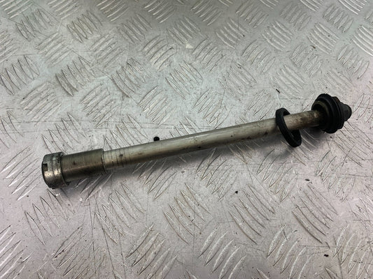 KAWASAKI Z750 Z 750 SWINGARM SPINDLE YEAR 2004-2006  (CMB1234)