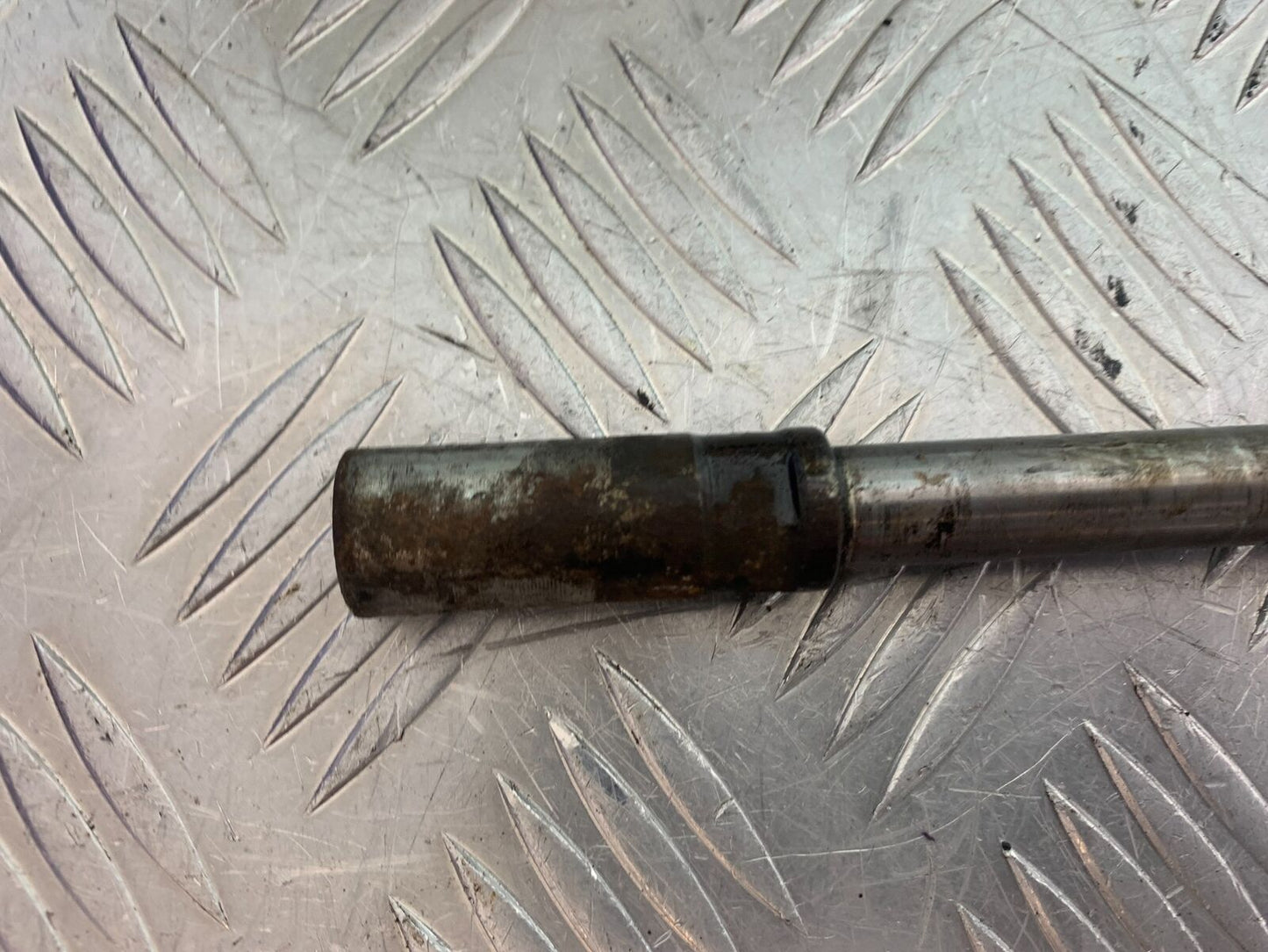 HONDA CX500 CX 500 FRONT WHEEL SPINDLE  YEAR 1980 (CMB1131)