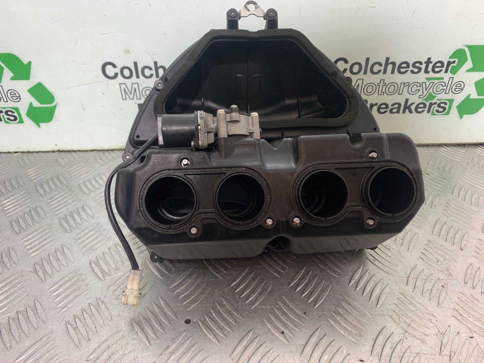 YAMAHA YZF R1 4C8 AIRBOX  YEAR 2007-2008 (CMB1237)
