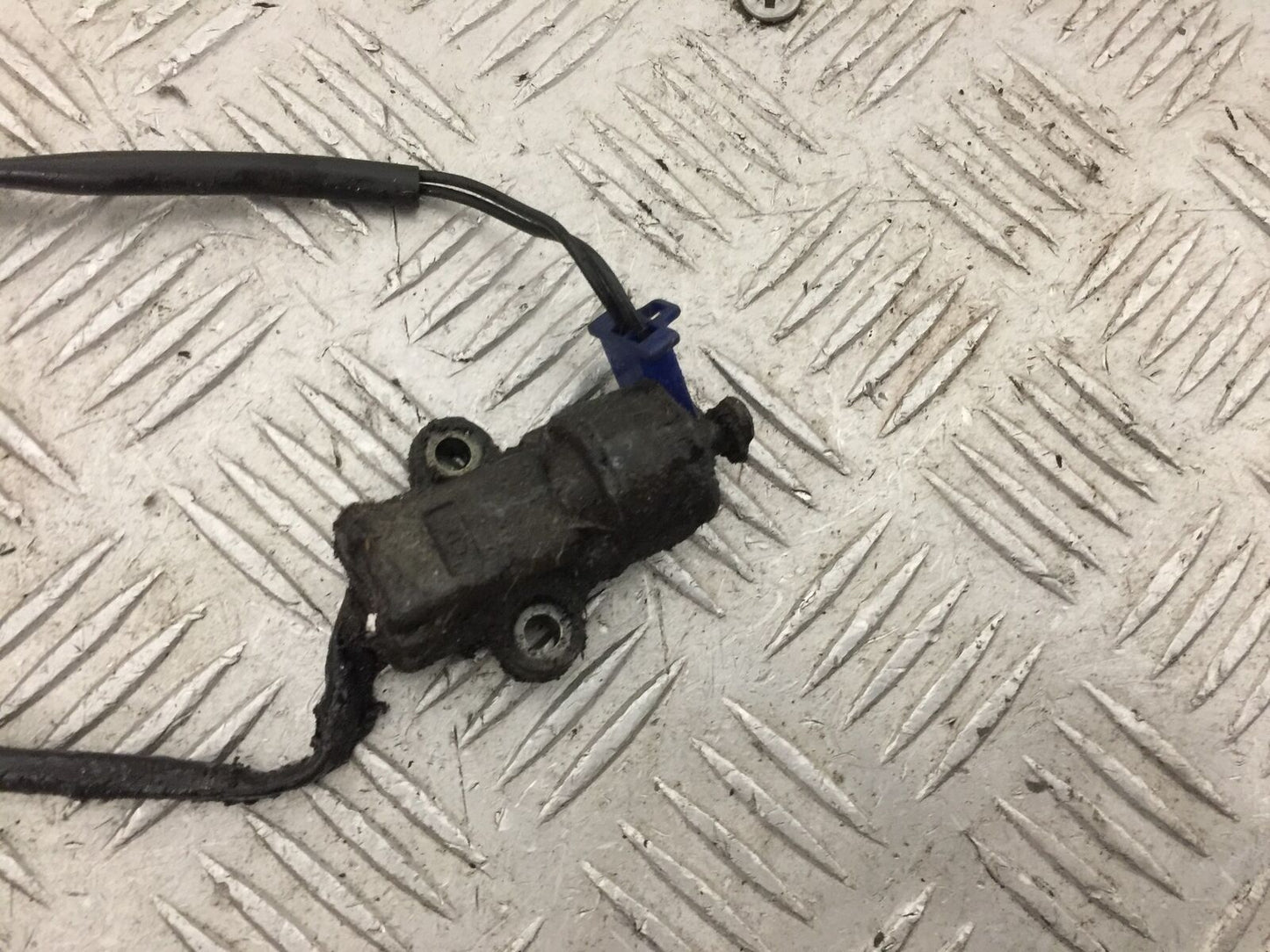 YAMAHA XTZ 750 SUPER TENERE SIDE STAND SWITCH  YEAR 1990-1995 (STOCK 889)
