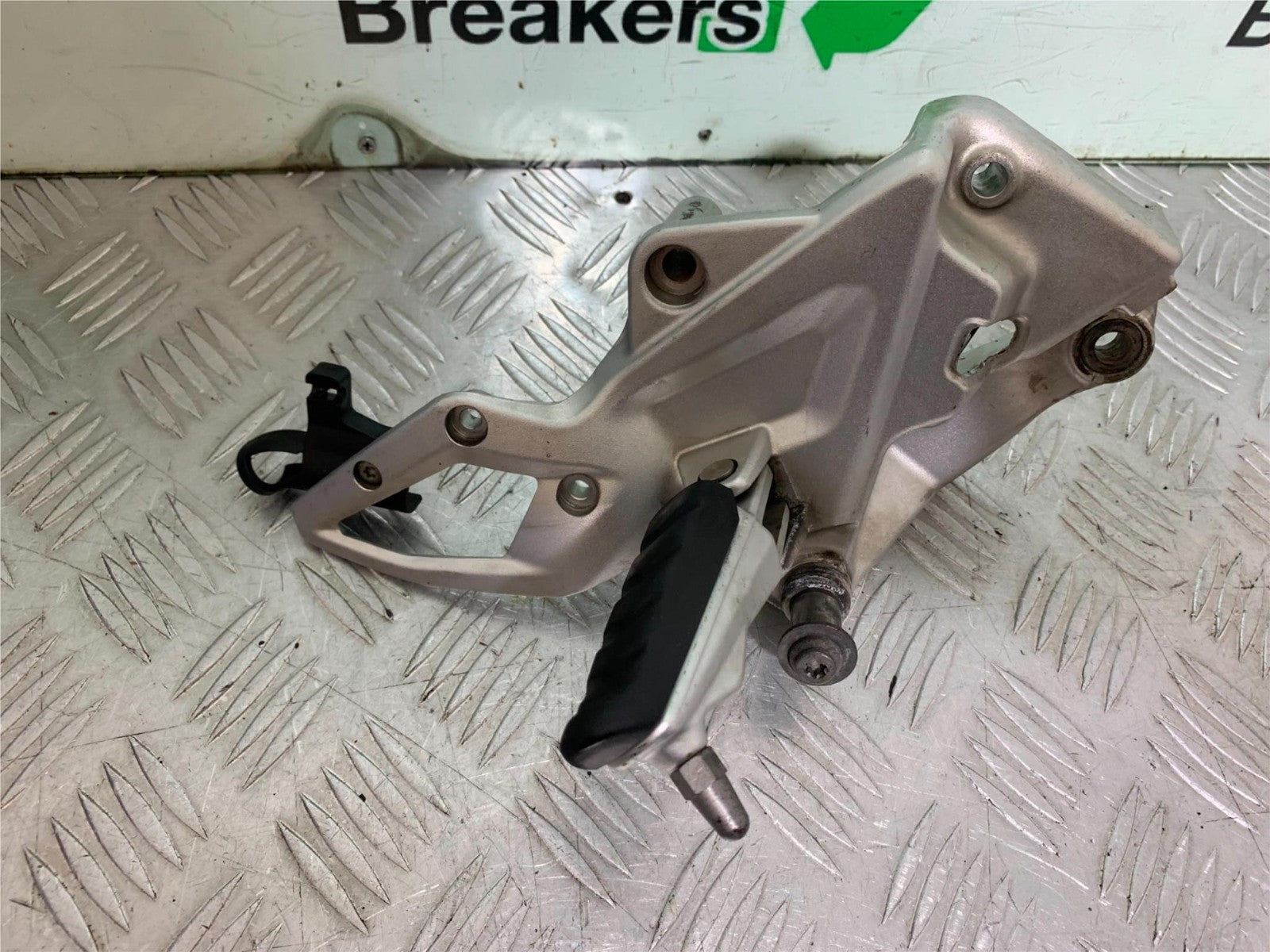 BMW F800 GT FRONT RIGHT HANGER AND PEG  YEAR 2013-2017 (CMB1248)