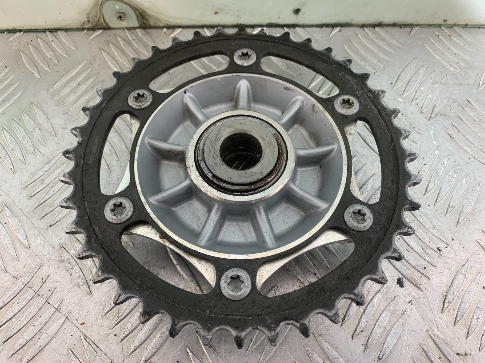 KTM 690 DUKE R LC4 REAR SPROCKET CARRIER YEAR 2012-2015  (CMB1180)