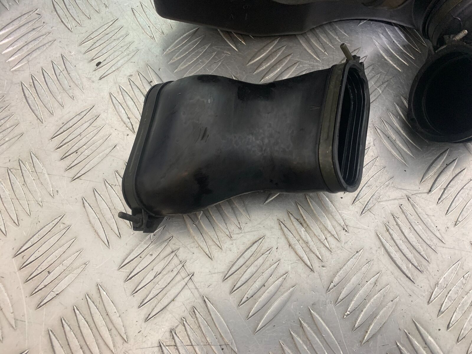 YAMAHA XVS 1100 DRAGSTAR AIRBOX  YEAR 2000-2007 (CMB1108)