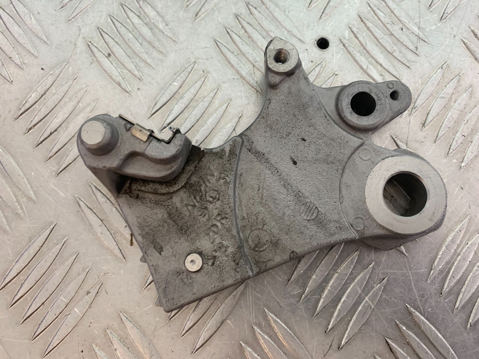 YAMAHA XSR900 XSR 900 REAR CALIPER BRACKET  YEAR 2021-2022 (CMB1073)
