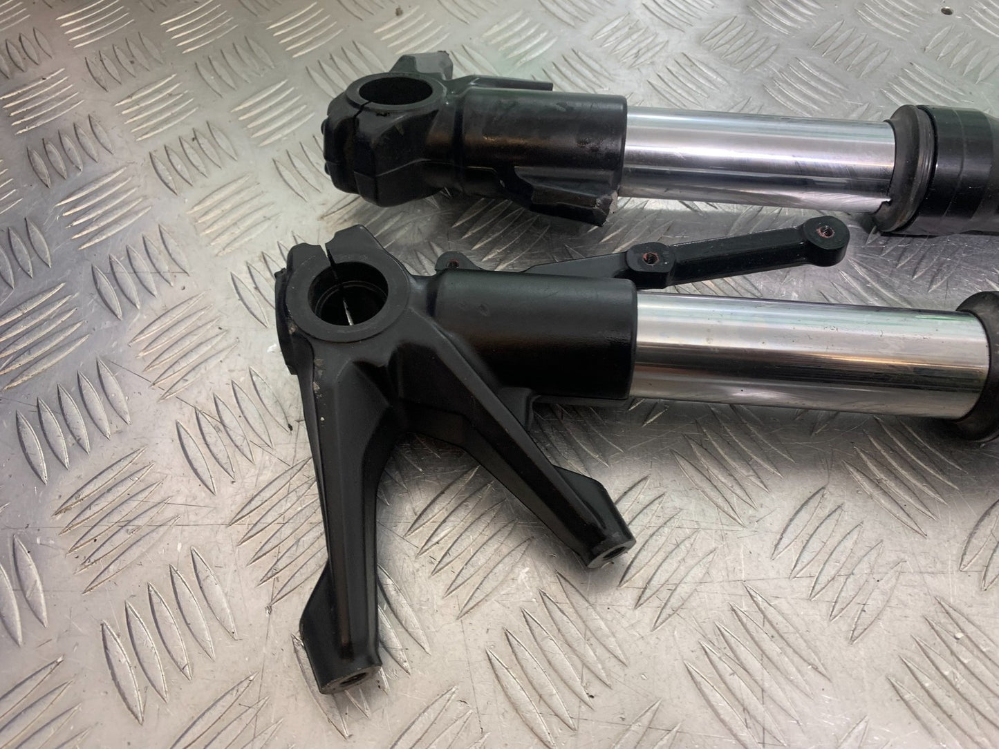 DUCATI 937 MONSTER FORKS (DAMAGED) YEAR 2021-2024 (CMB1270)